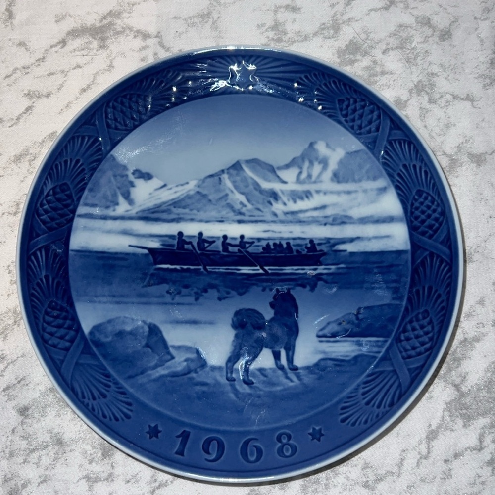 Royal Copenhagen Denmark Christmas Plate The Last Umiak 1968